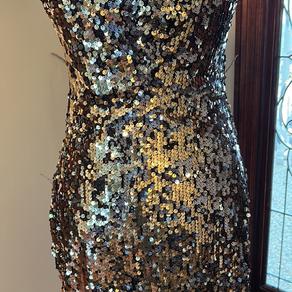 La Femme Short Trendy Sequin Prom Dress sz8 - Picture 10 of 15